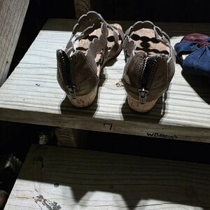 Chic Brown Kids Sandals with Zipper